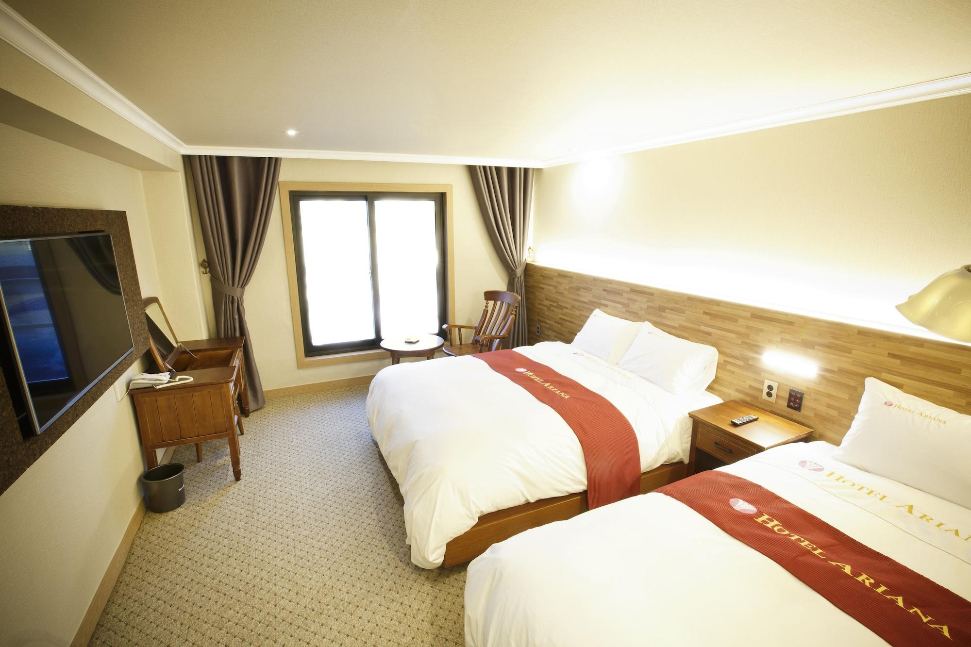 Ariana Hotel Tegu Kültér fotó