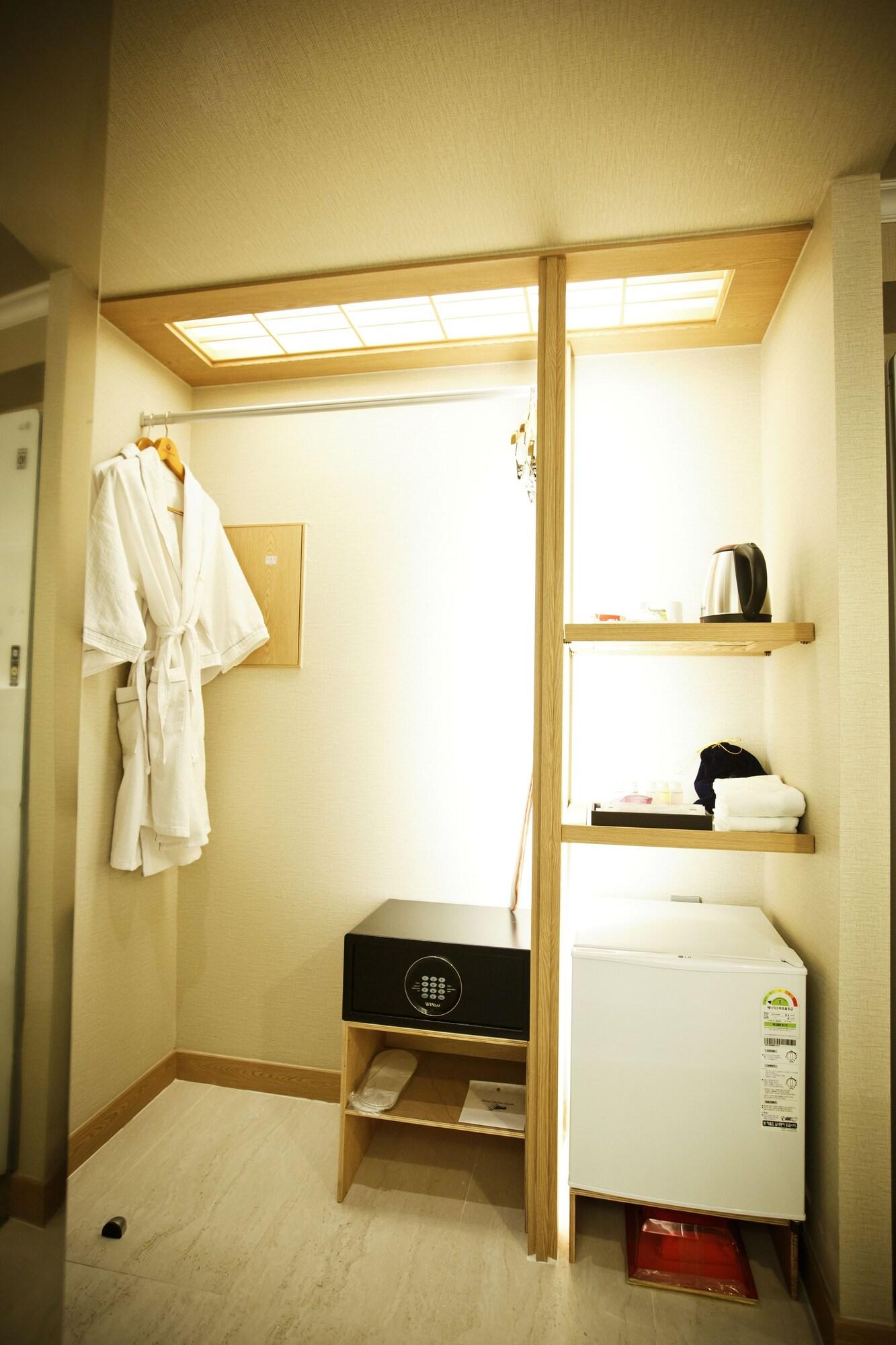 Ariana Hotel Tegu Kültér fotó