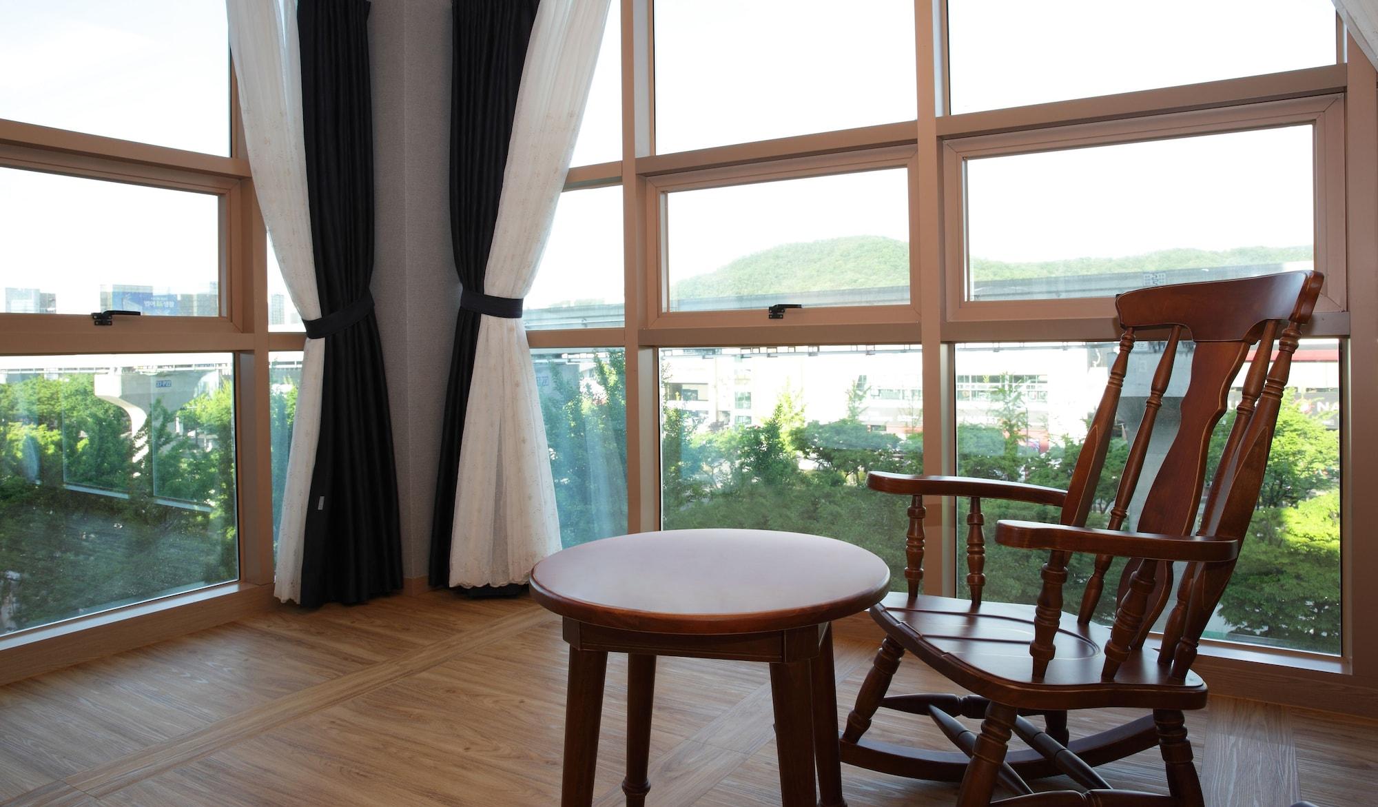Ariana Hotel Tegu Kültér fotó